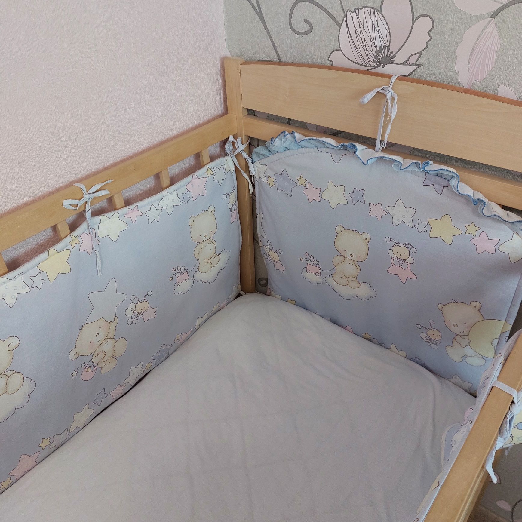 Дитяче ліжко з матрацом та бортиками