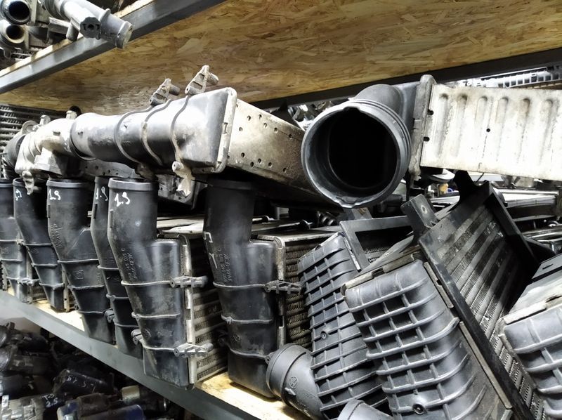 Радиатор интеркулера VW Passat B5 B6 Golf Transporter T4 Т5 Audi шрот