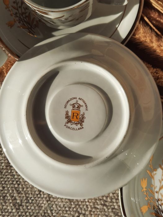 Filiżanki do espresso kawy spodki duety zestaw złote kwiaty porcelana