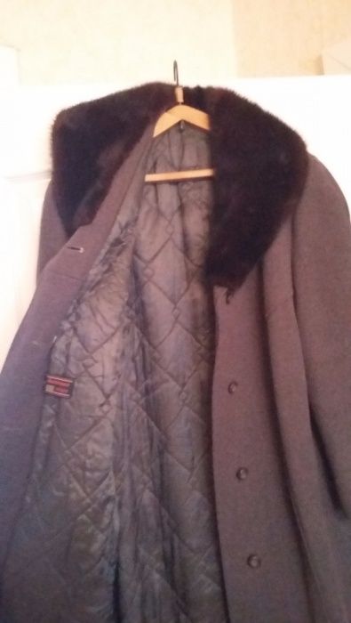 Продам пальто драпове з норковим коміром в ідетальному стані