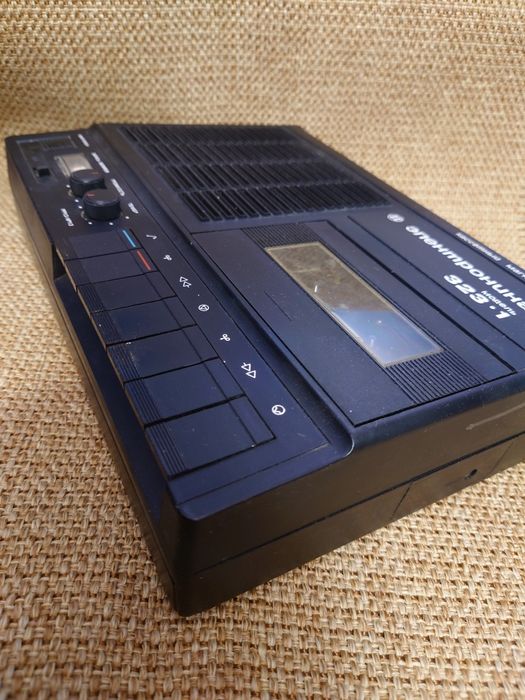 Кассетный проигрыватель СССР.