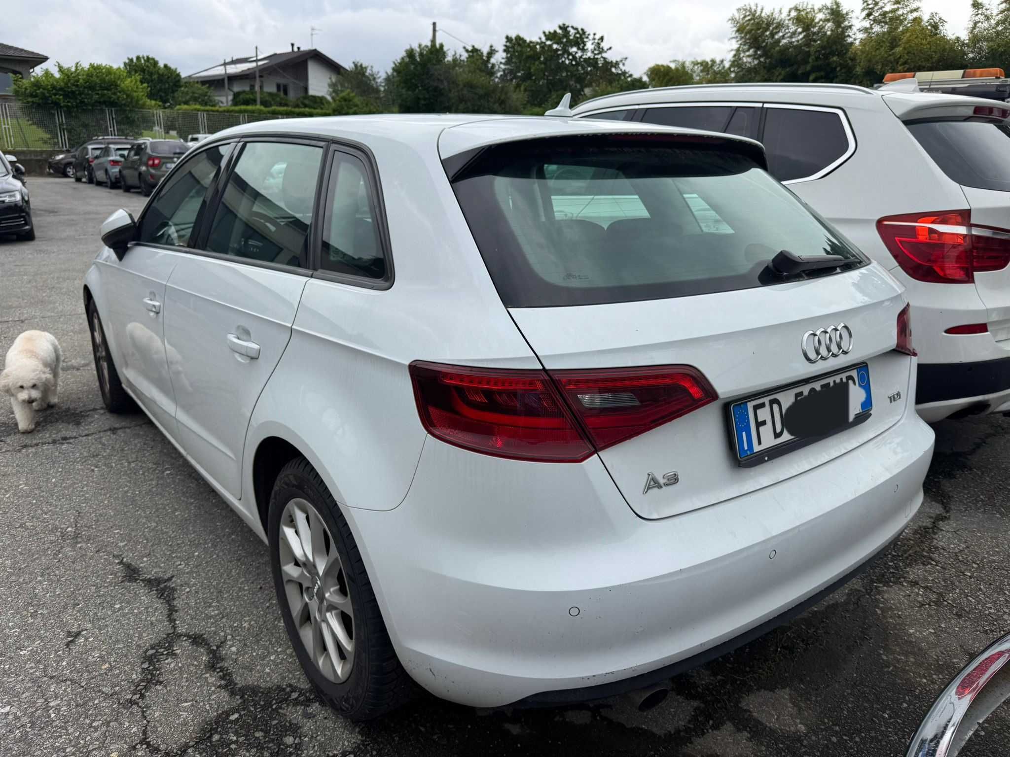 Audi A3 1.6tdi  Posiadam  inne  auta  z  włoch  całe i uszkodzone