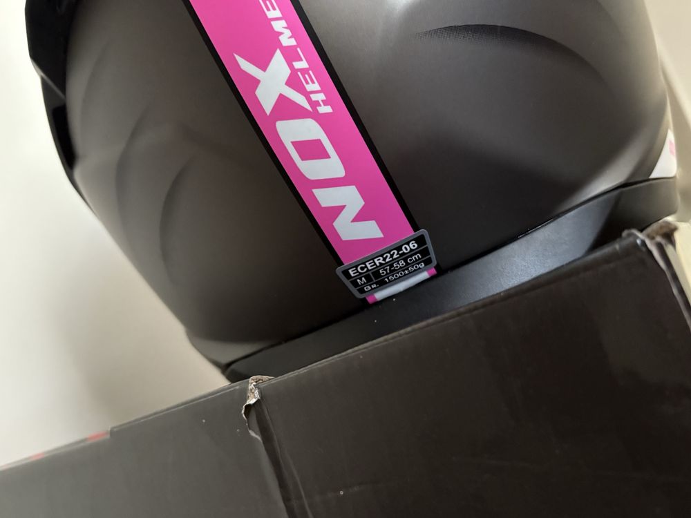 Kask motocyklowy damski NOX M 57-58cm z blendą nowy