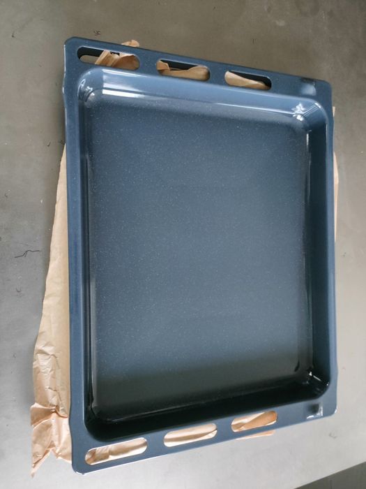Dwie blachy i krata do piekarnika Ikea  3szt