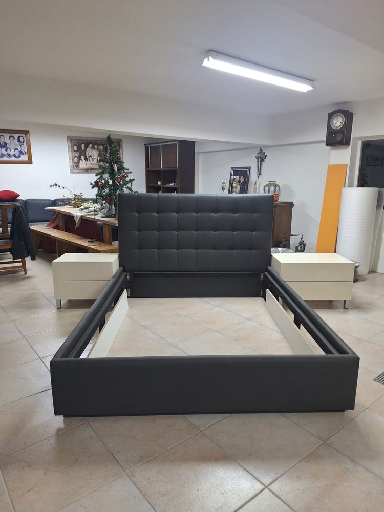 Cama estufada azul escuro