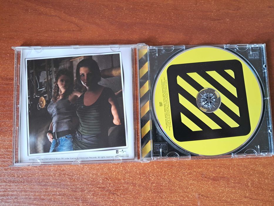 Audio CD t.A.T.u. (Тату) - Dangerous And Moving