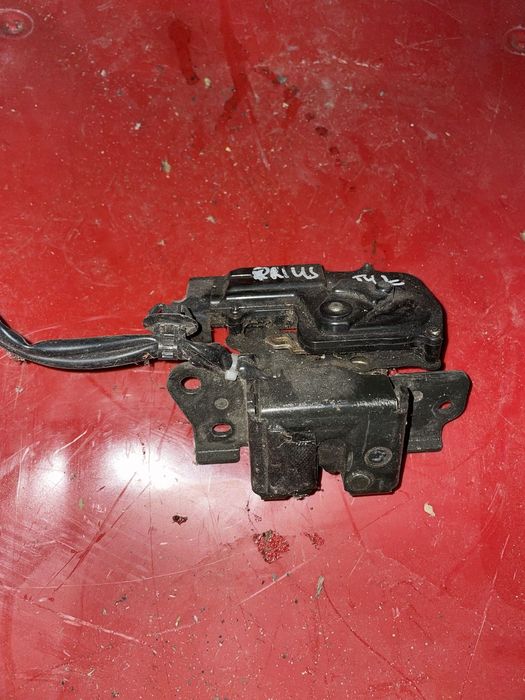 Zamek tył Toyota Prius 04-09r.