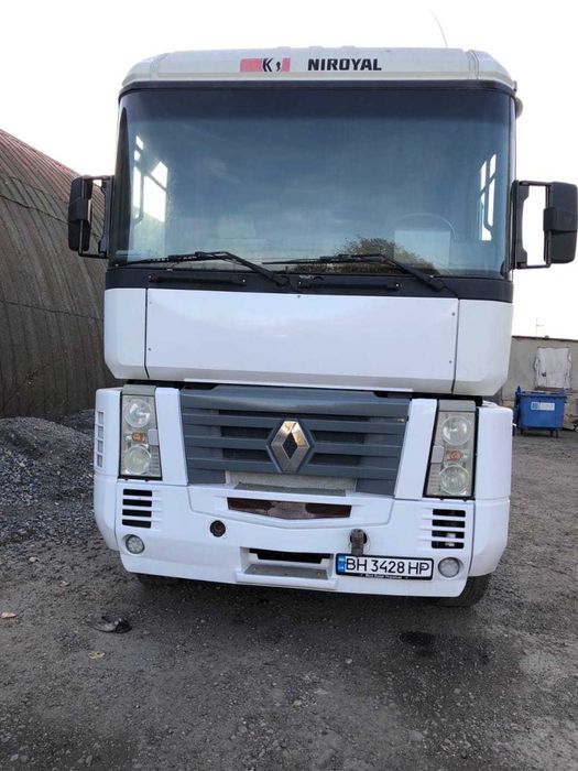 Продам вантажівку з причепом