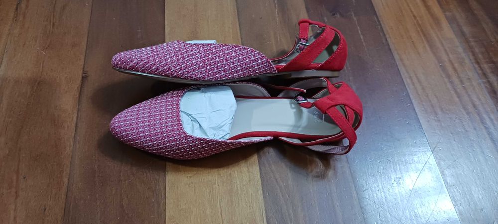 Sandálias novas para senhora, n° 40