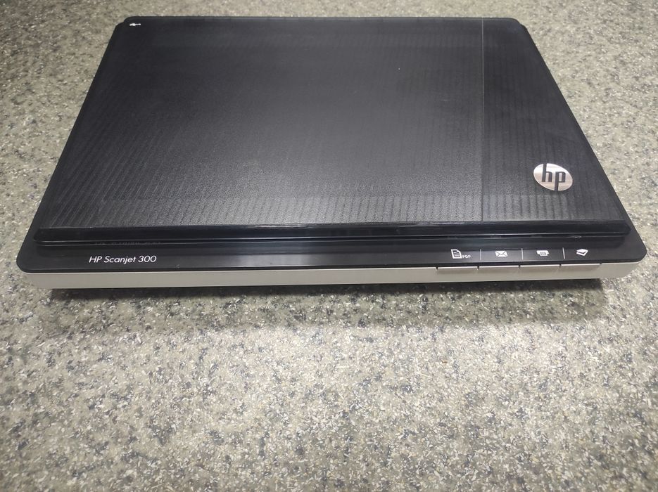 Сканер планшетный HP Scanjet 300 (L2733A)