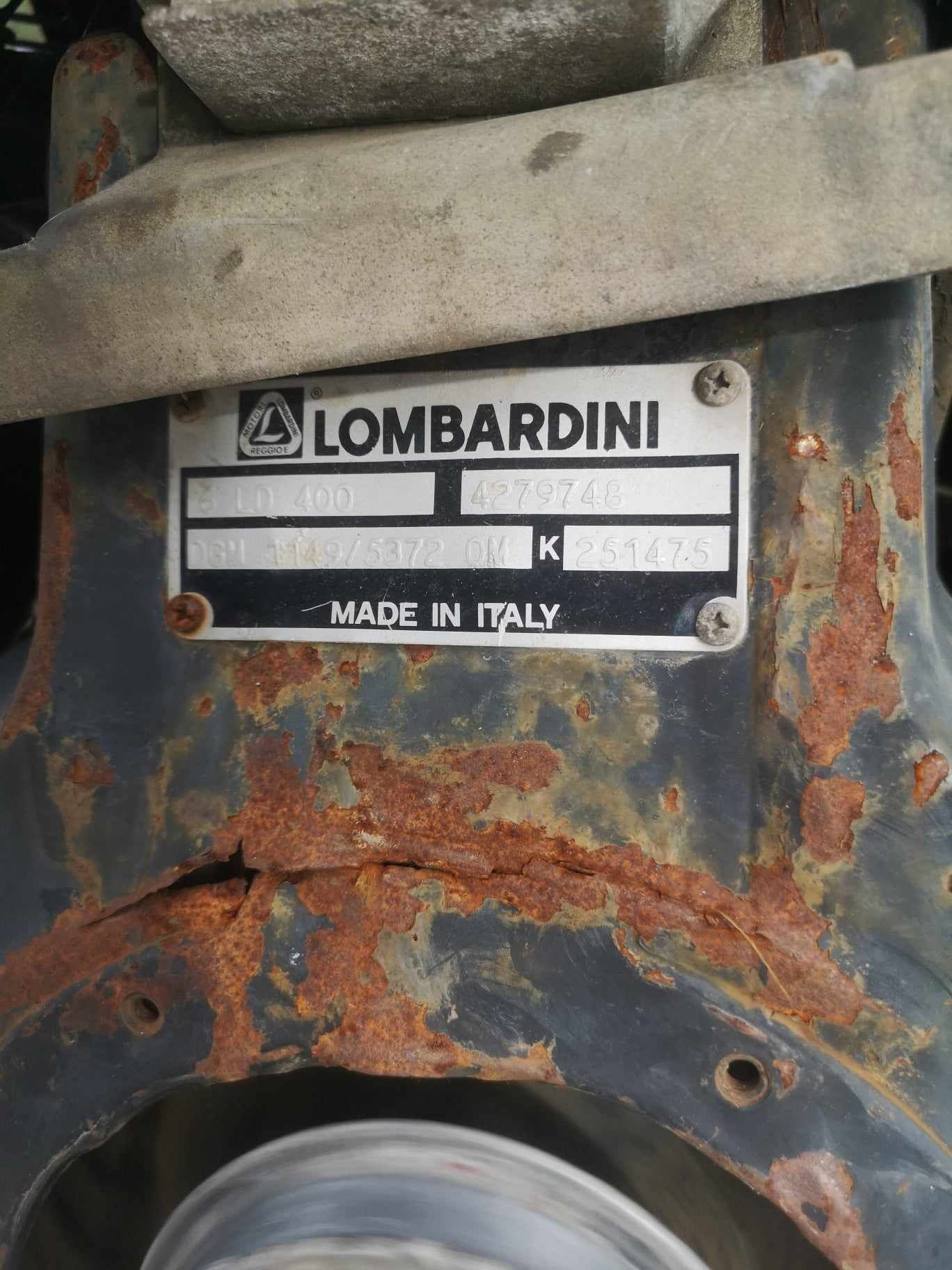 Trator agrícola de varagem