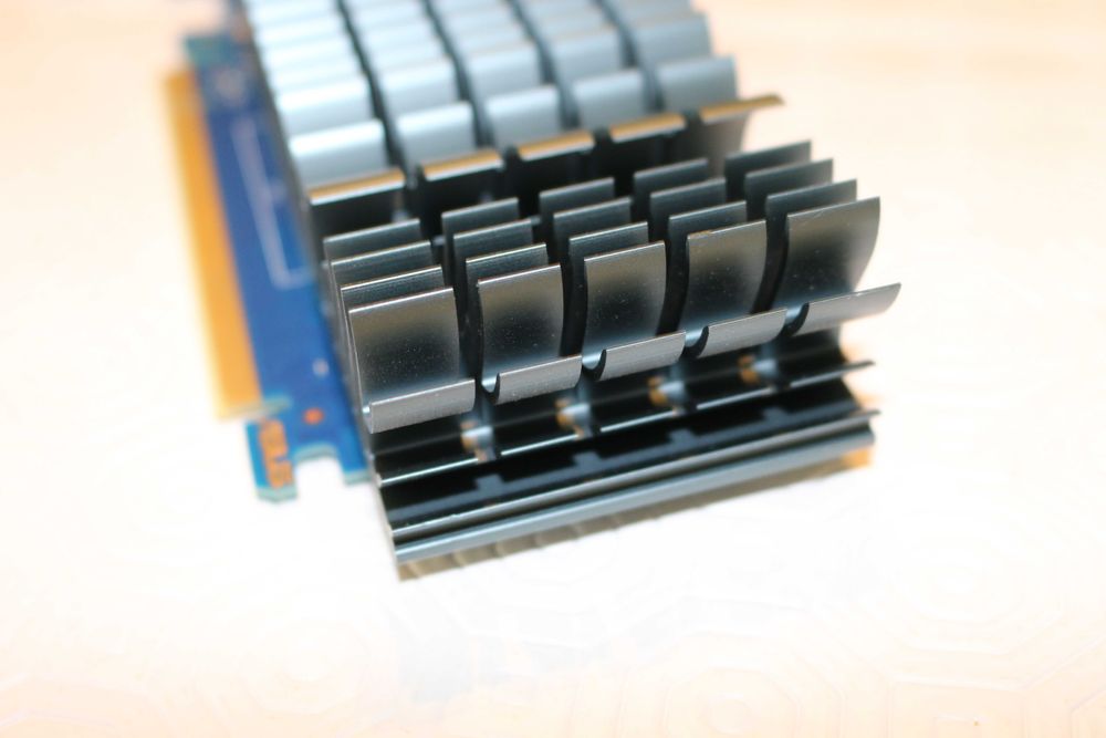 Placa gráfica asus GT730 SL 2GD5 BRK