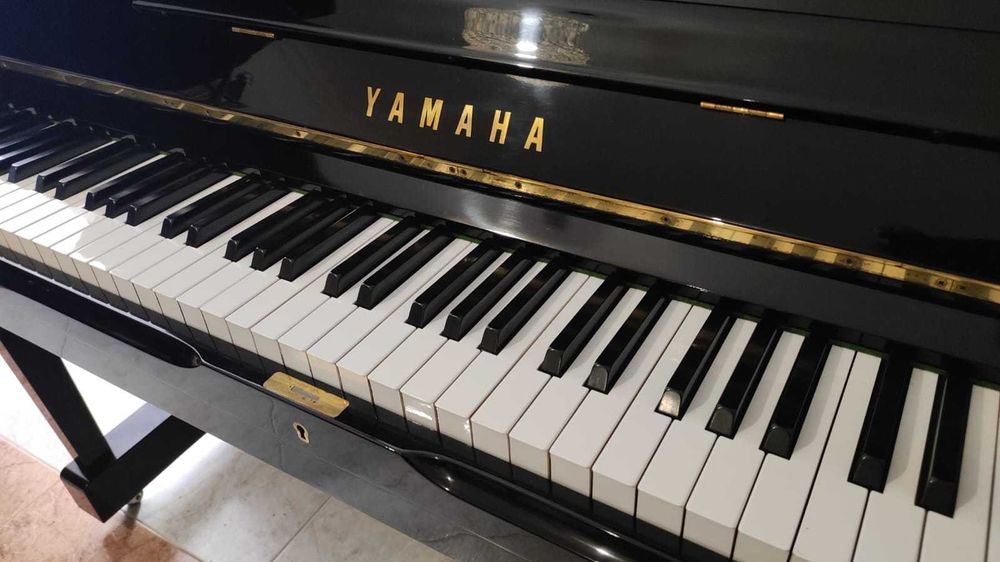 Piano Vertical Yamaha U1