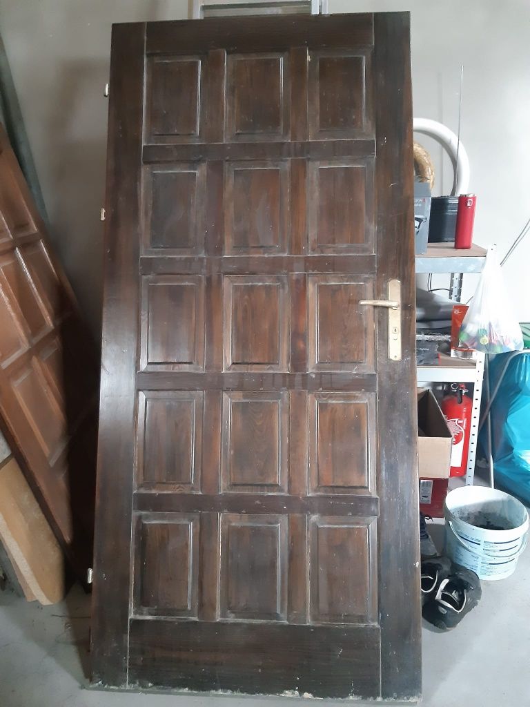 Drzwi drewniane 90 budowlane