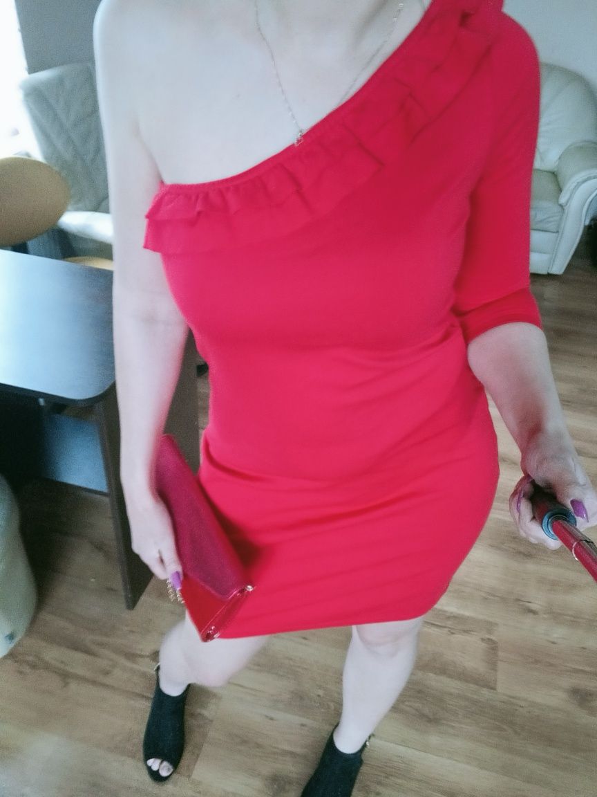 Czerwona sukienka L