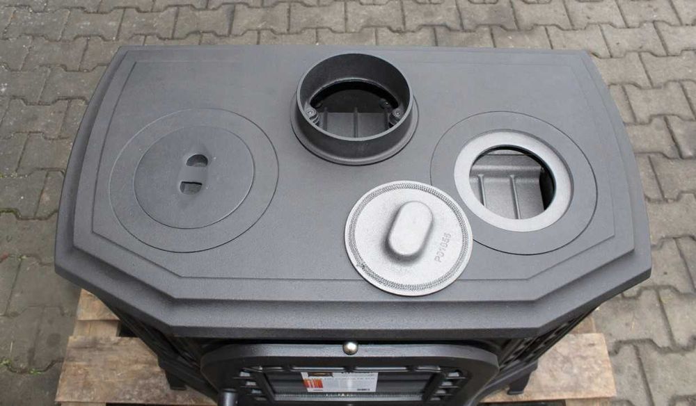 Piec żeliwny koza na drewno z fajerkami do gotowania kawmet p7 cooktop