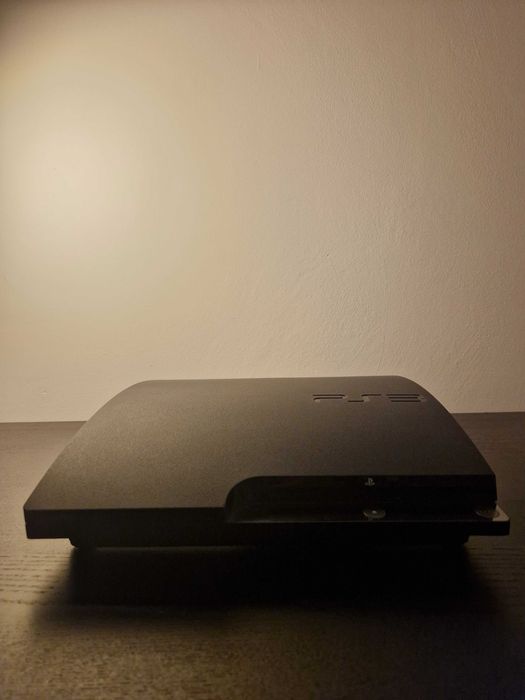 PS3 Slim 320GB C/ Comando e FIFA 13 - 50€