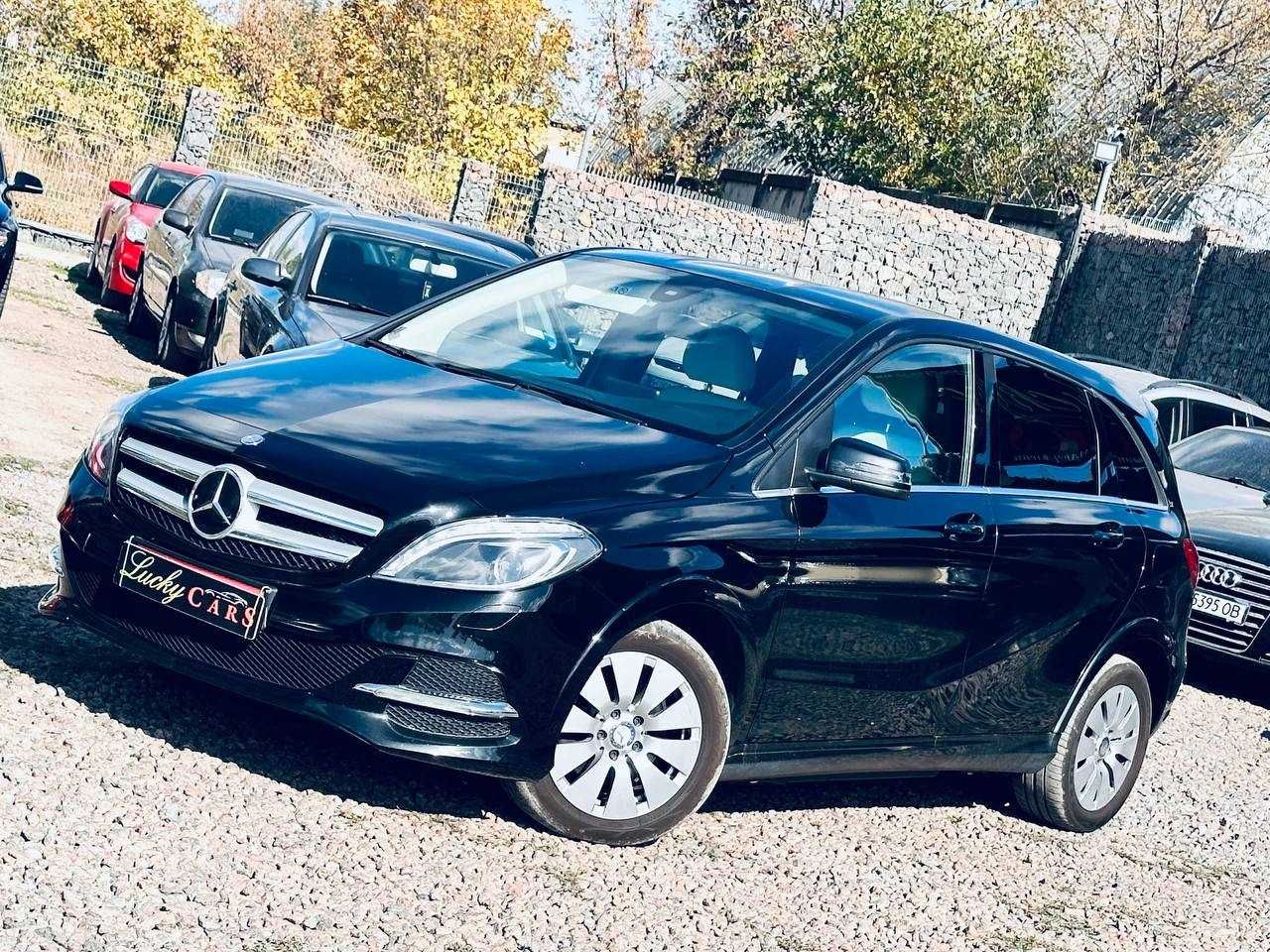 Авто Mersedes-Benz B250E 2016