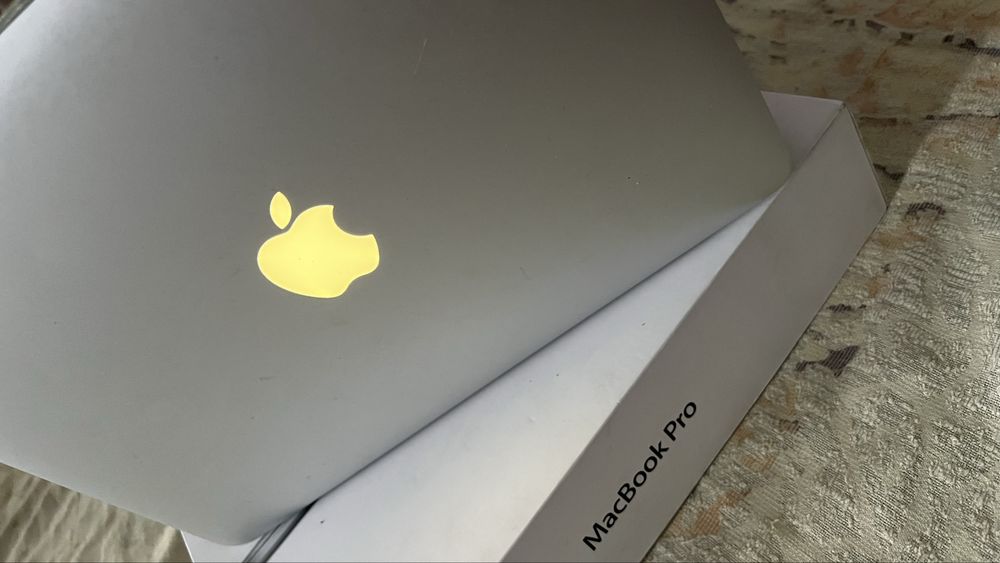 MacBook Pro полный комплект
