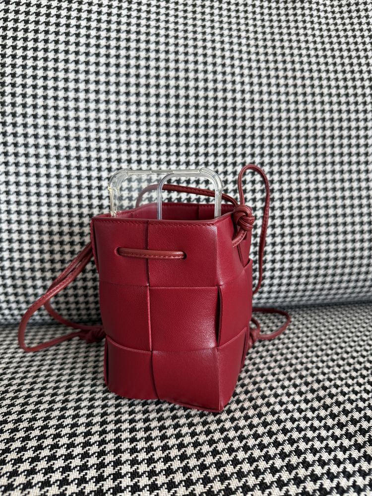 Bottega Veneta mini cassette оригінал Італія бордова міні сумка шкіра