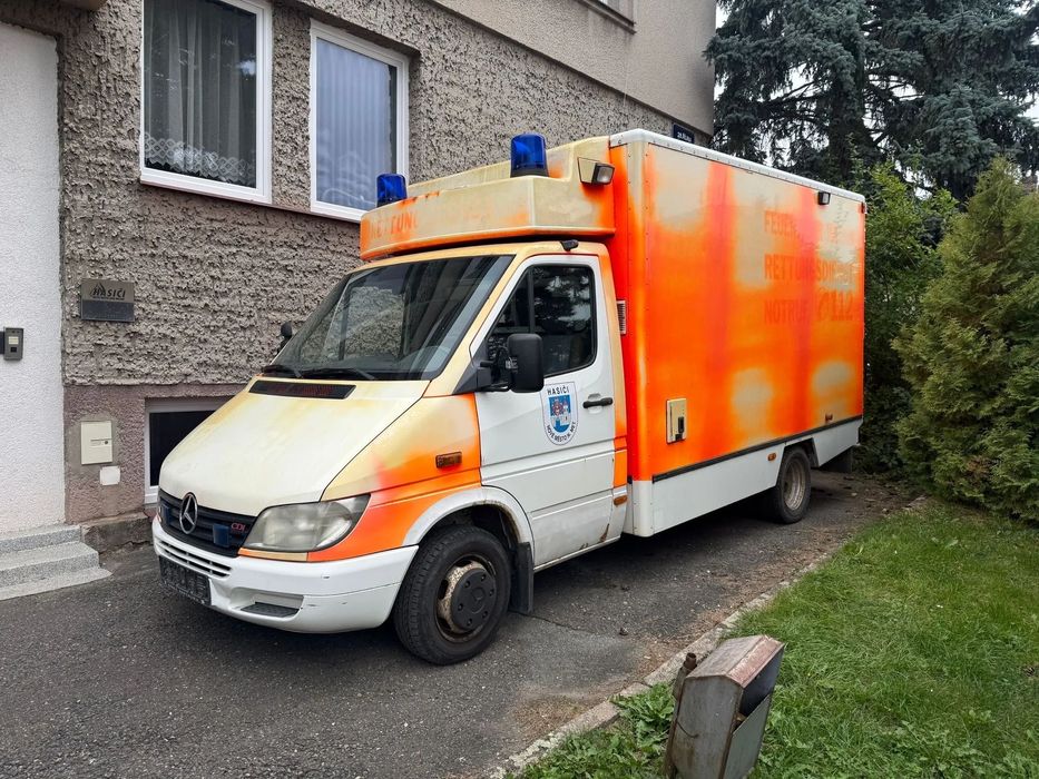 Mercedes-Benz Sprinter 413 CDI Kamper  Kamper Karetka Blizniak Aambulans Klima Webasto