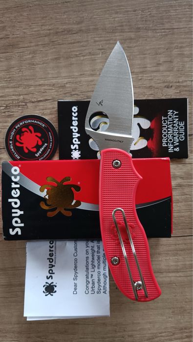 Spyderco  Urban Slipit – Red FRN / S30V Exclusive 082V. Складний ніж