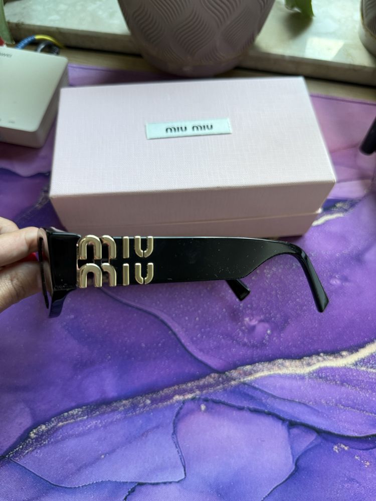 Okulary przeciwsłoneczne Miu Miu