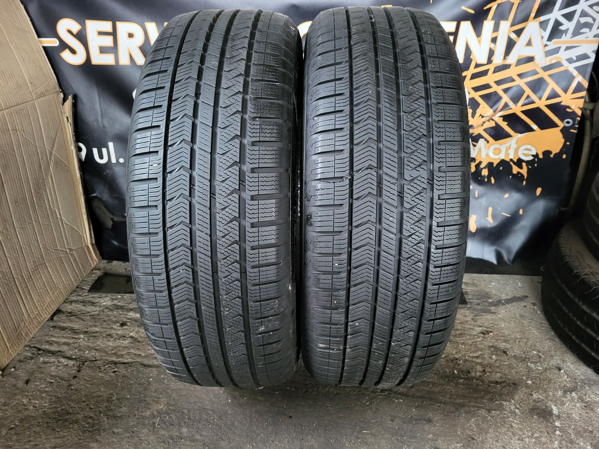 Opony wielosezonowe 235/60/18 Vredestein 6,3mm