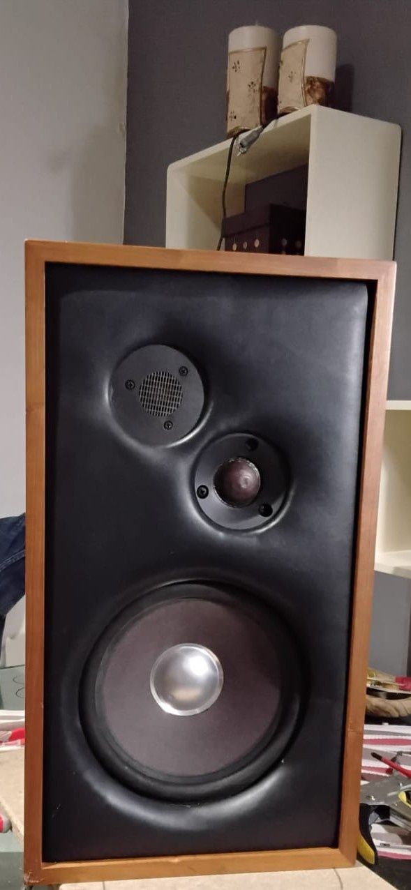 Revox AX4-3 colunas em pleno funcionamento