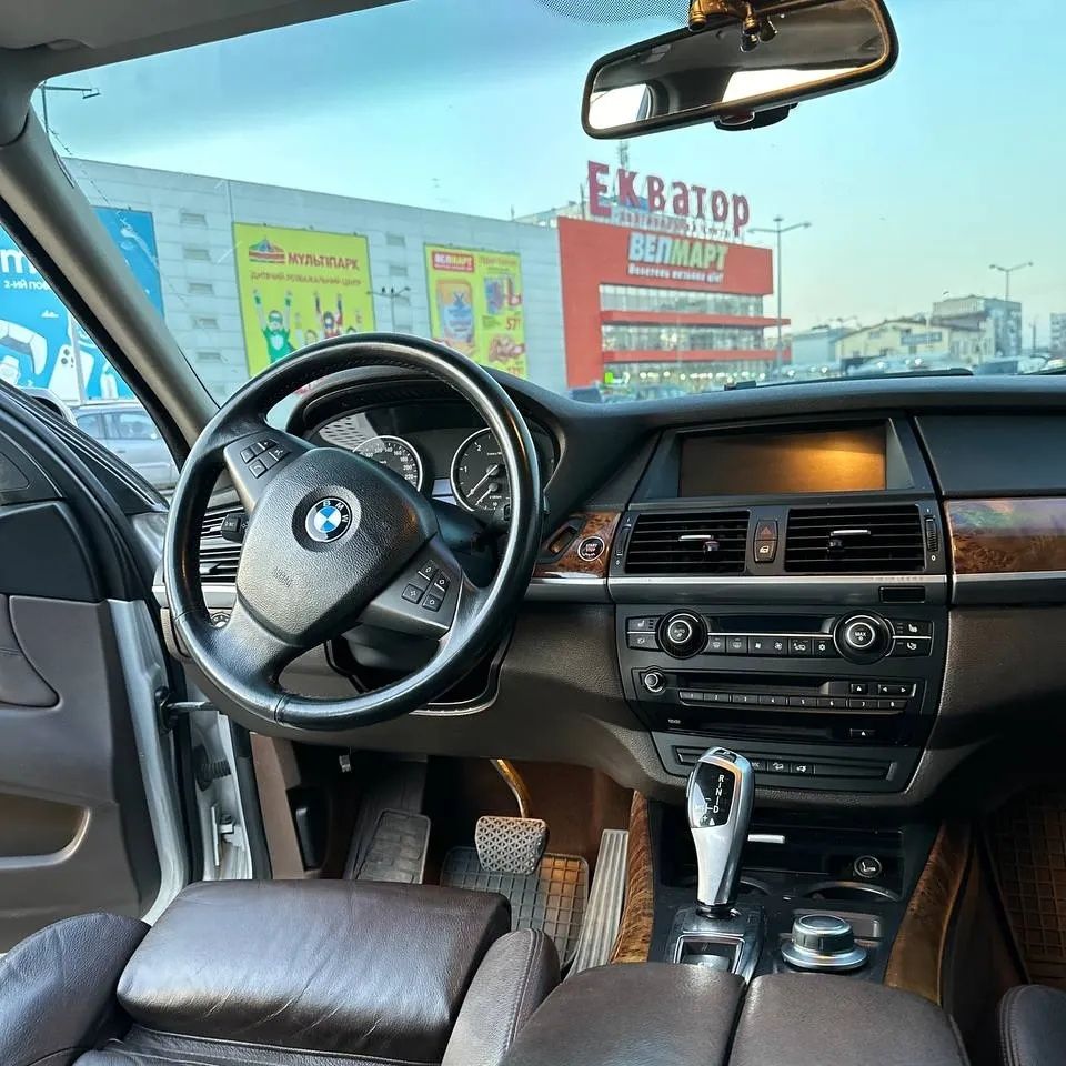 Продам BMW X5 E70 35D 2009