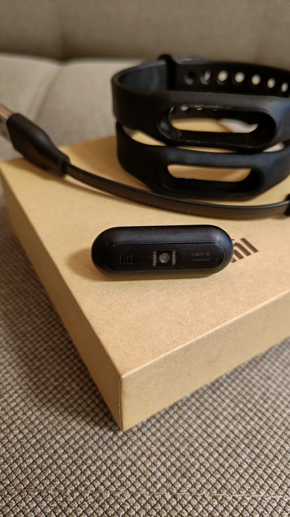 Фитнес трекер Mi band 1S и 1