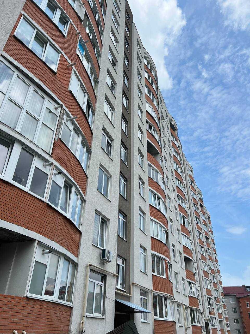 Продається 2 км квартира на Сахарова з індивідуальним опаленням