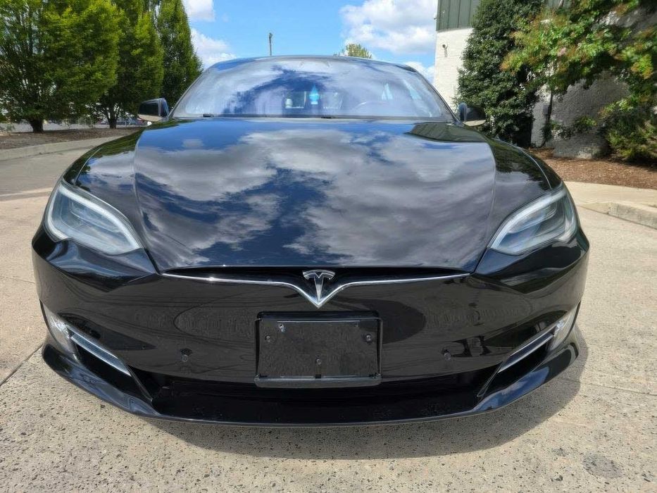 Tesla Model S 75D      2019