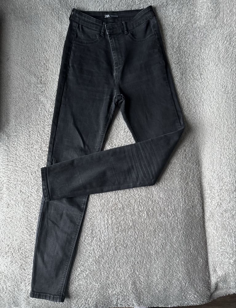 Czarne jeansy Zara