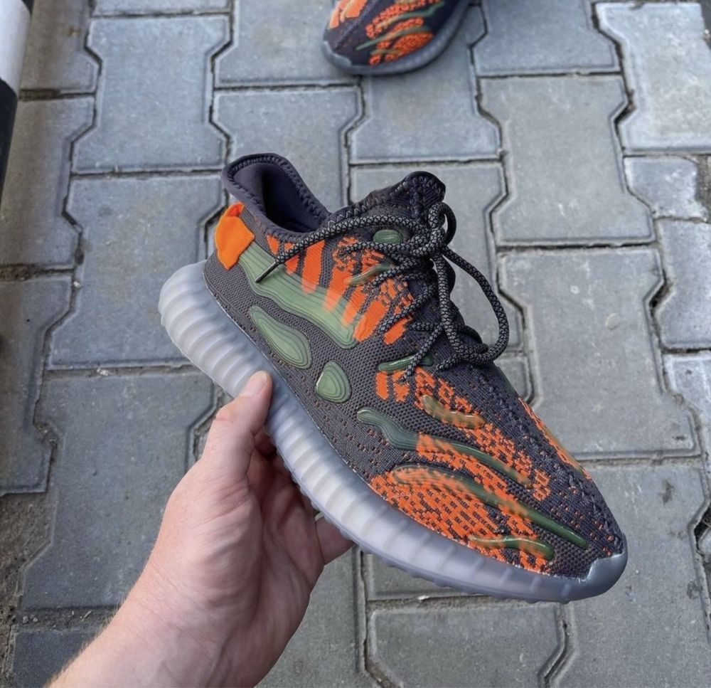 Кроссовки  текстильные дымчатая подошва Yeezy Black 36,37,38,39,40,41