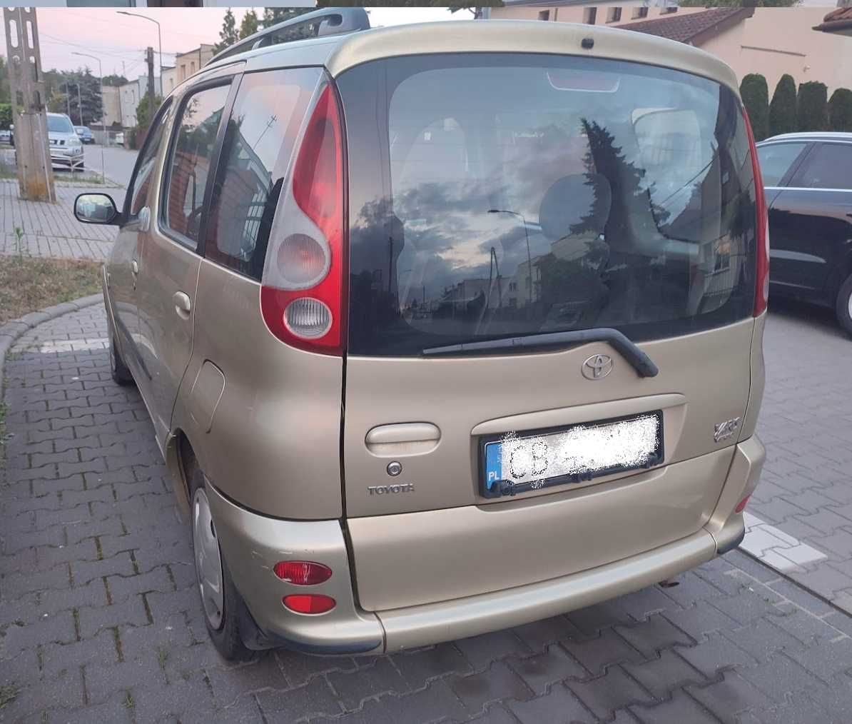 Toyota Yaris Verso 1.3 2001r