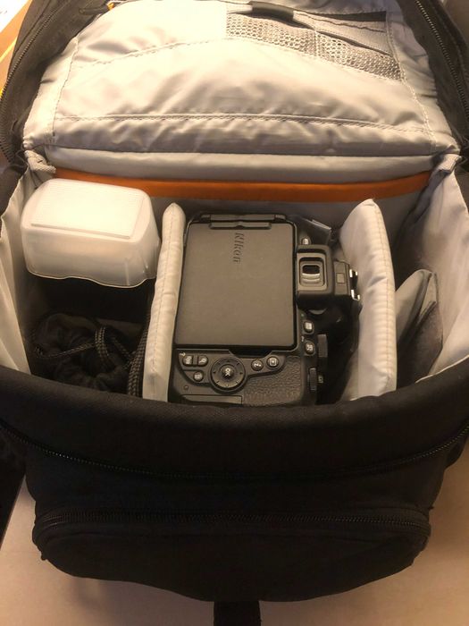 Aparat Nikon D5600 jak nowy +(Obiektyw 18-140mm) + torba (2 akum.)