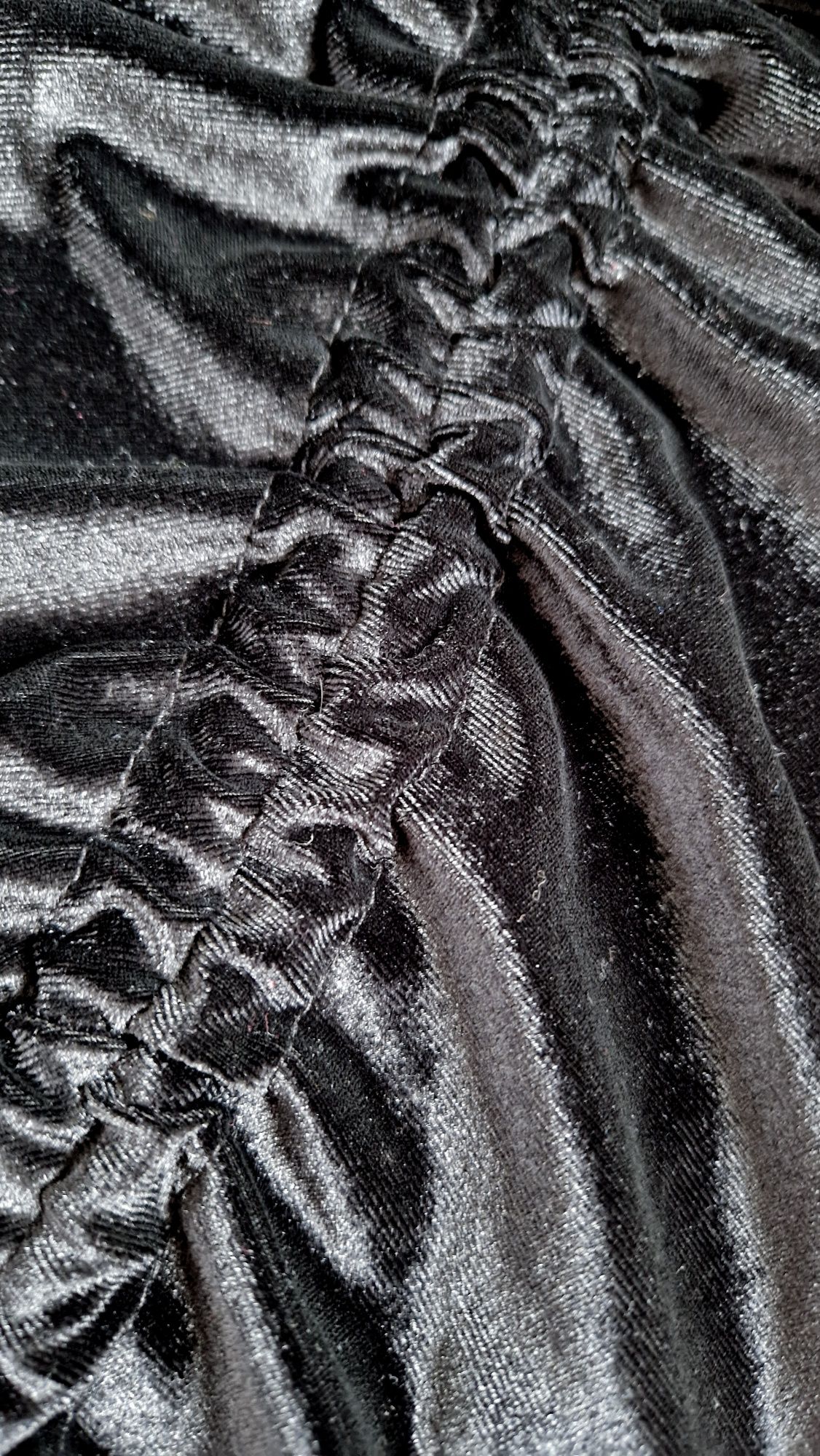 Mała czarna welurowa sukienka wieczorowa na rekaw 3/4 vintage retro
