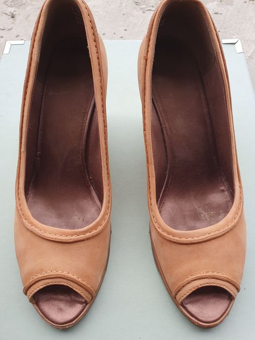 Buty na koturnie marki Timberland (37.5)