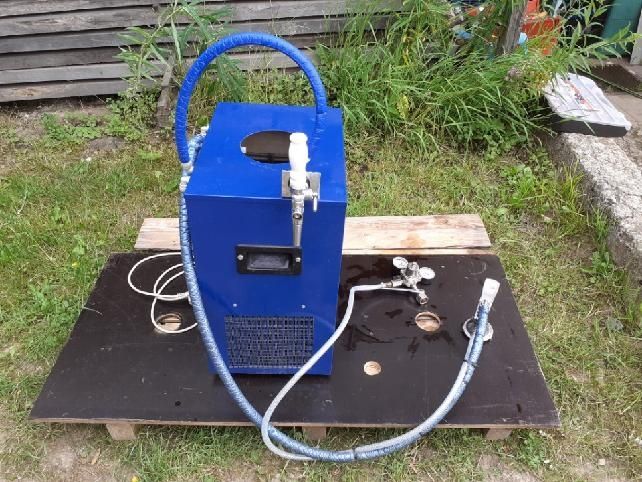 Witam sprzedam chłodziarka  zestaw do lania piwa i napojów.