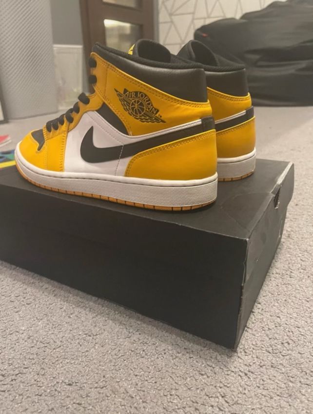 Buty Jordan 1 mid taxi