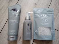 Zestaw oczyszczający z węglem aktywnym Avon