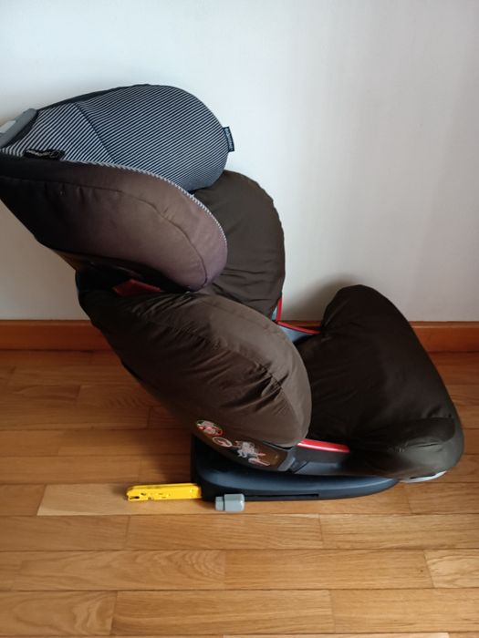 Cadeira BebeConfort (Grupo 2/3) com Isofix