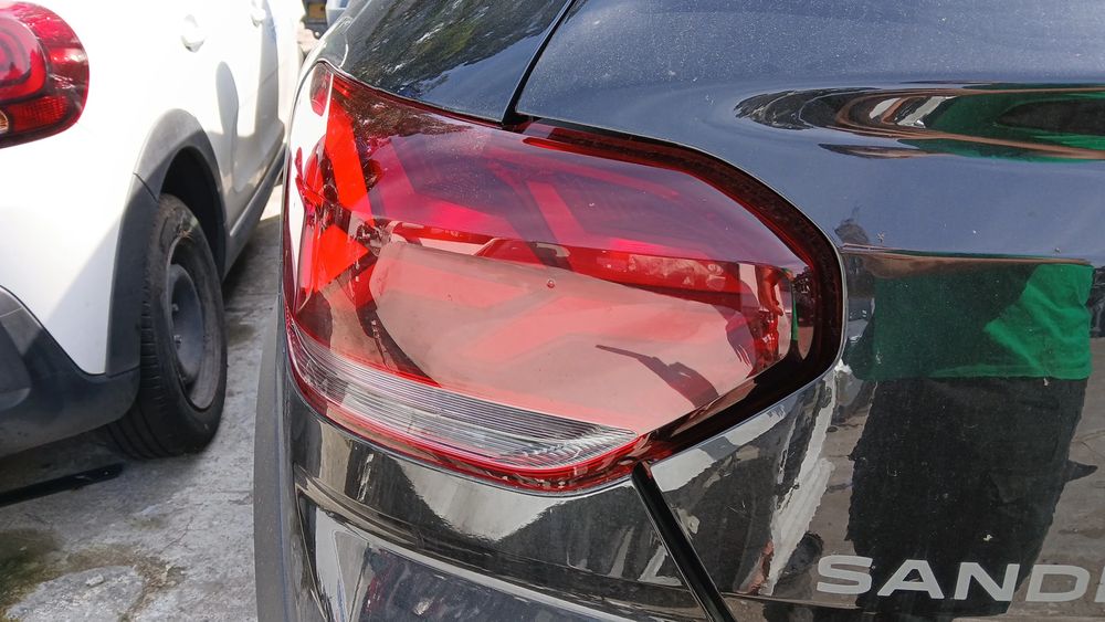 Farolim esquerdo DACIA Sandero III