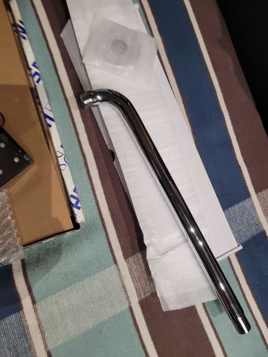 Deszczownica z ramieniem 357 mm Hansa Viva kwadratowa 250x250 chrom