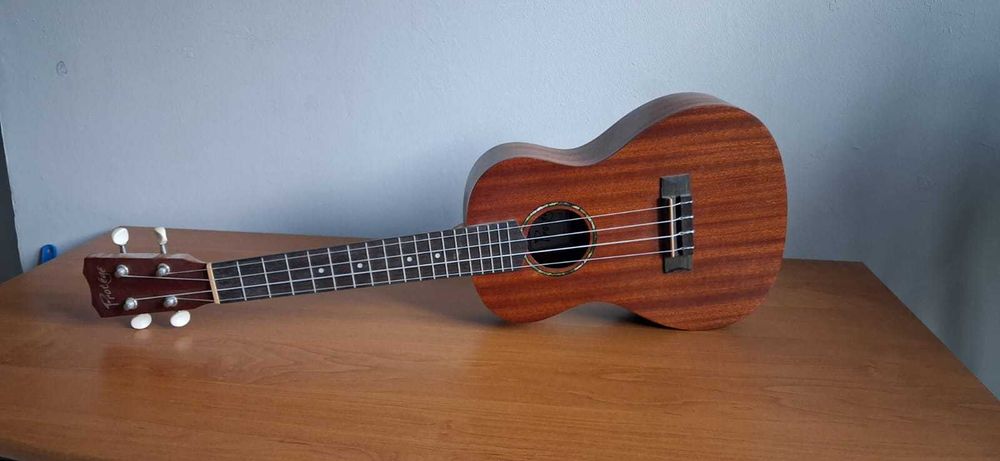 Ukulele Protege by Cordoba U1