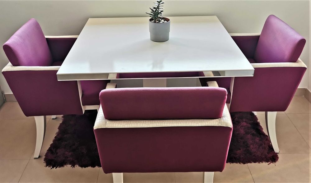 Mesa de cozinha com 3 poltronas
