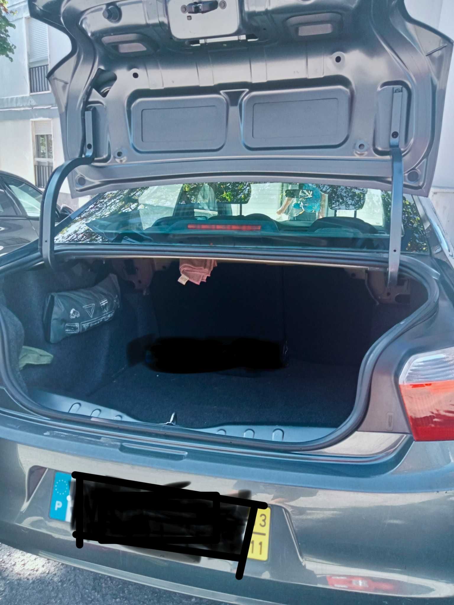 Citroën C-Elysée econômico, espaçoso, confiável, oportunidade única!