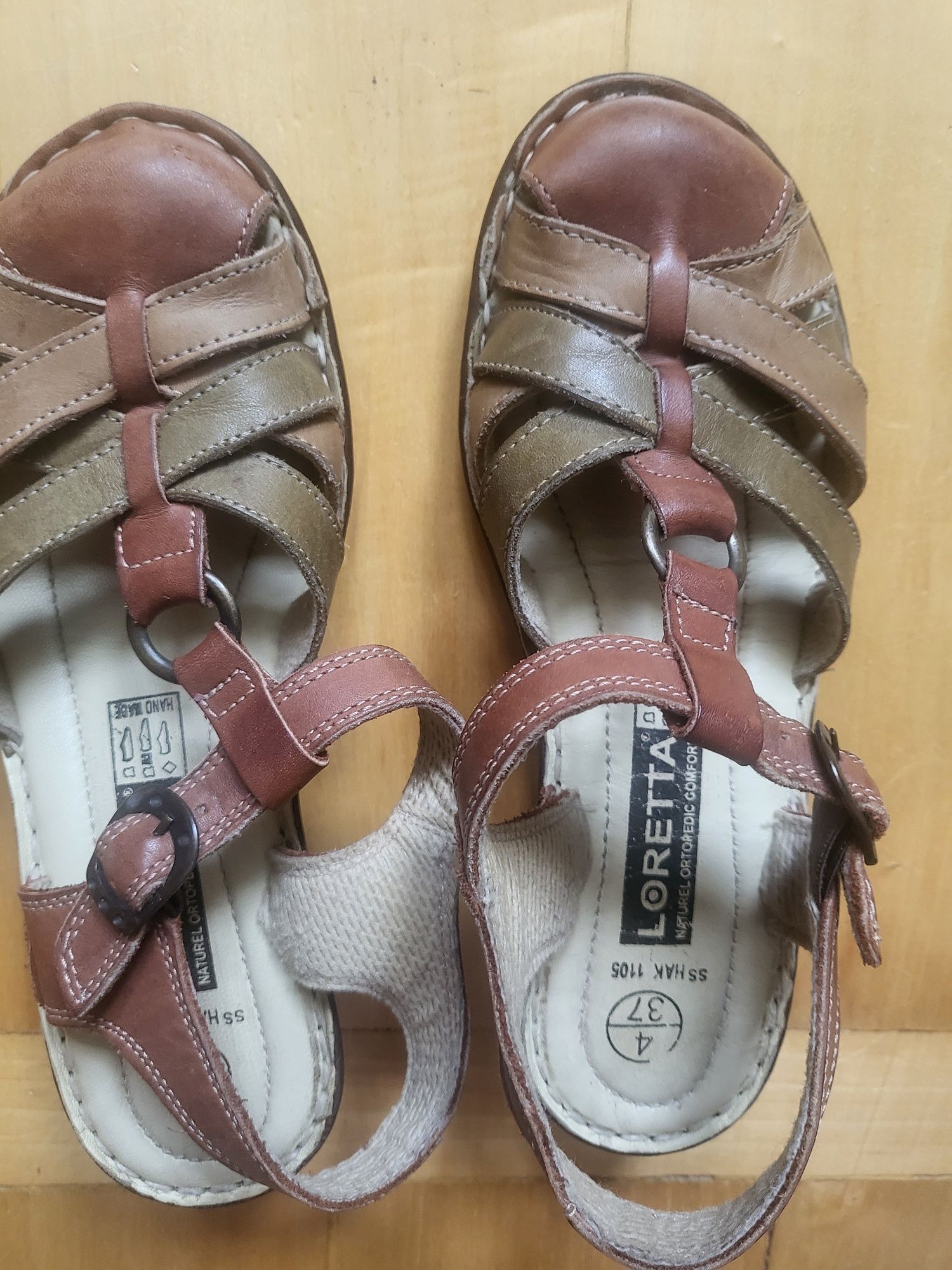 Buty sandały z zakrytymi palcami Loretta r. 37