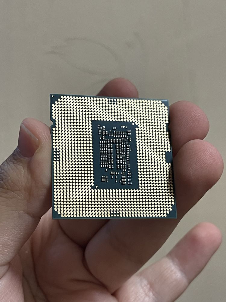 Процесор Intel Core i3-10105f LGA1200 (б/в)